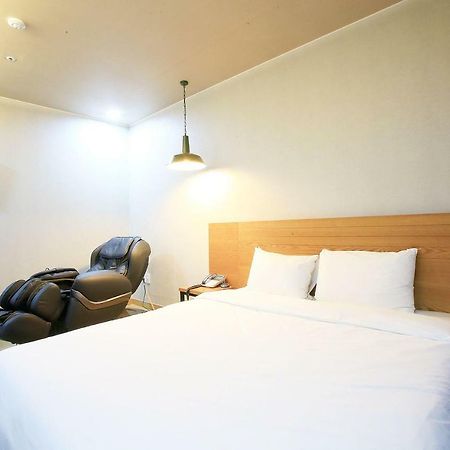 A7 Hotel Suwon Buitenkant foto