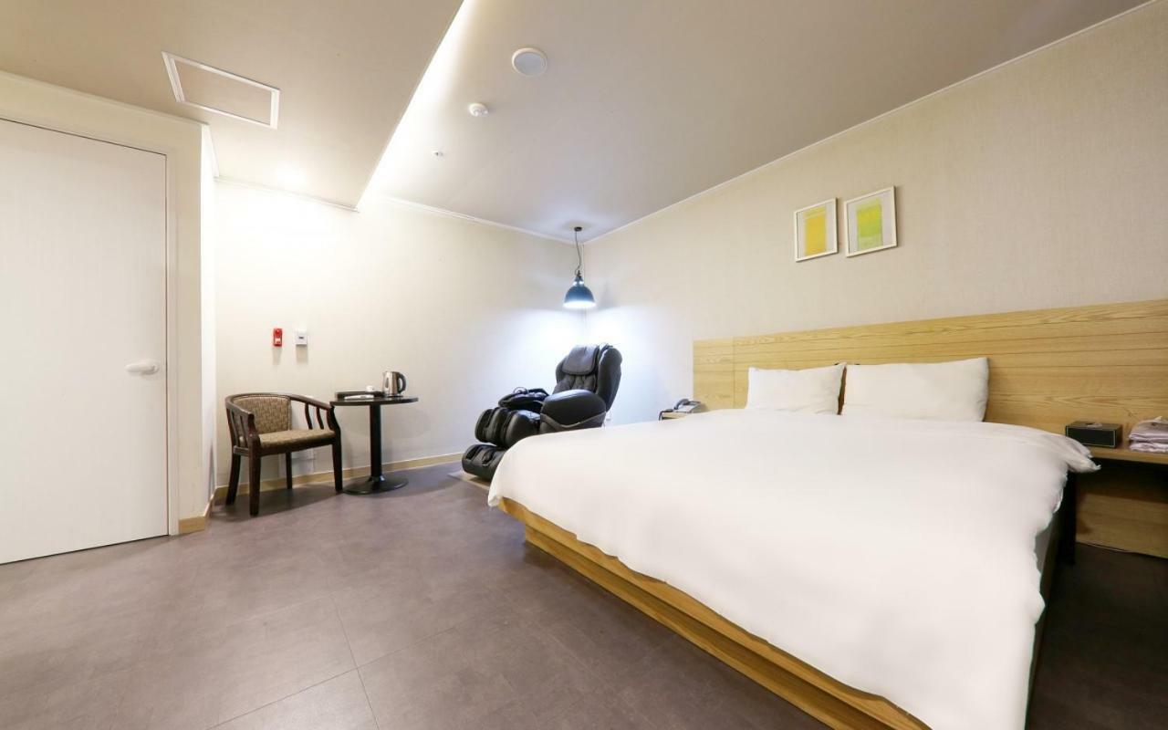 A7 Hotel Suwon Buitenkant foto