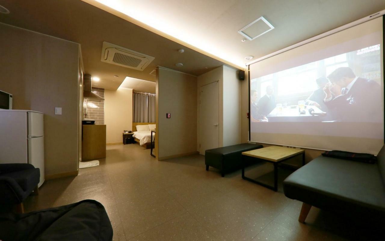 A7 Hotel Suwon Buitenkant foto