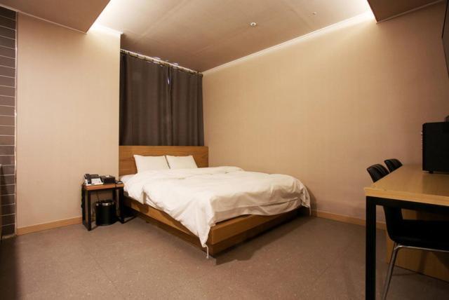 A7 Hotel Suwon Buitenkant foto