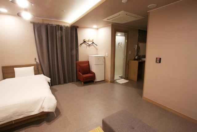 A7 Hotel Suwon Buitenkant foto